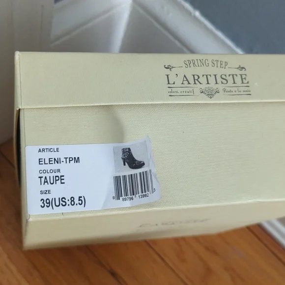 NIB L'Artiste Eleni taupe booties size 8.5 - Picture 9 of 10
